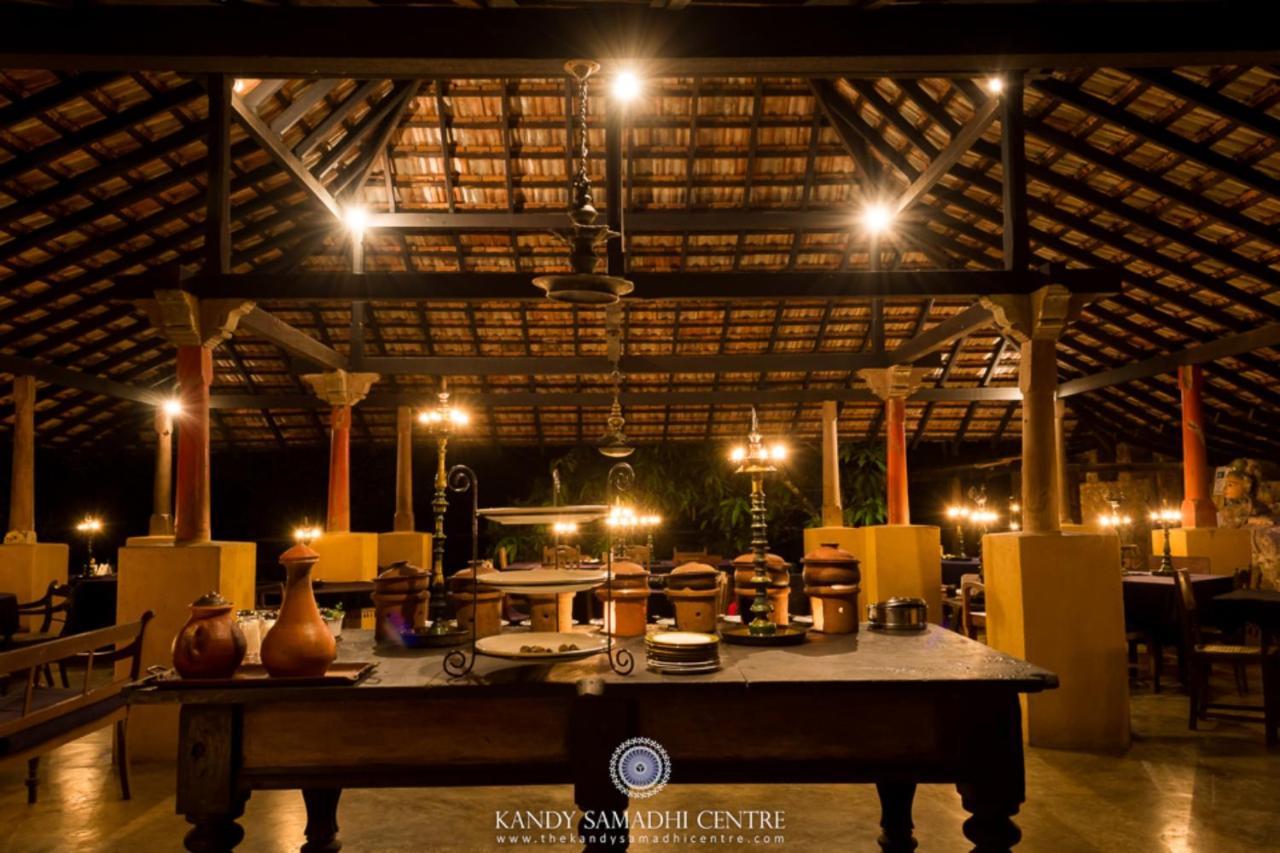 The Kandy Samadhicentre Narampanawa Eksteriør bilde